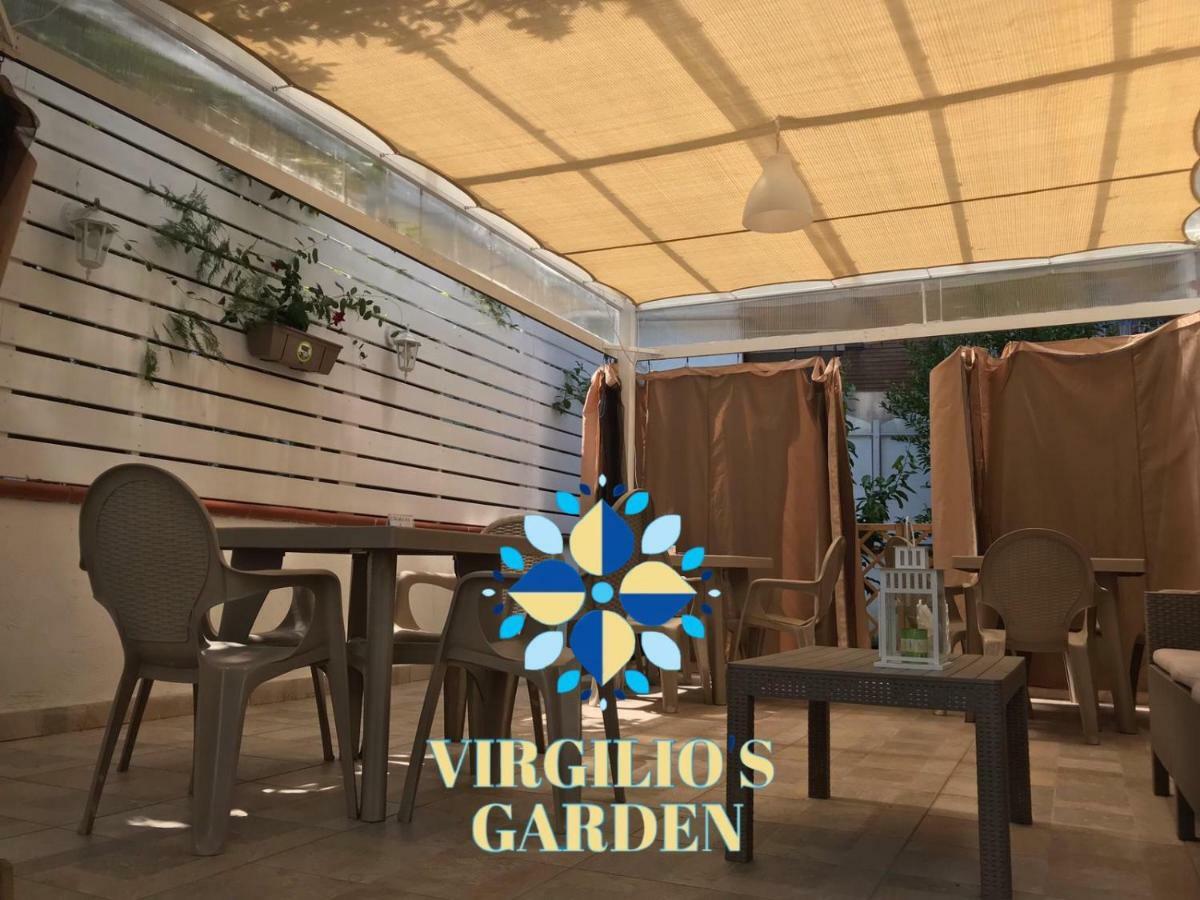 Bed and Breakfast Virgilio'S Garden Кастелламмаре-ди-Стабия Экстерьер фото