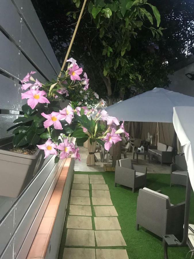 Bed and Breakfast Virgilio'S Garden Кастелламмаре-ди-Стабия Экстерьер фото